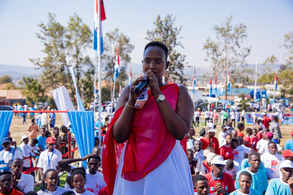 Tuyisenge Julienne utuye muri uyu Murenge wa Nyarugunga yavuze ko FPR-Inkotanyi yamugejeje kuri byinshi