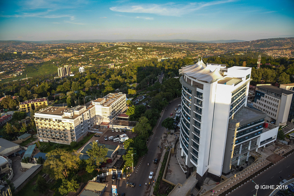 Banku Nkuru y'u Rwanda yagaragaje ko mu 2021 ubukungu bw'u Rwanda buzagenda burushaho kuzanzahuka nyuma y'ingaruka bwagizweho na COVID-19