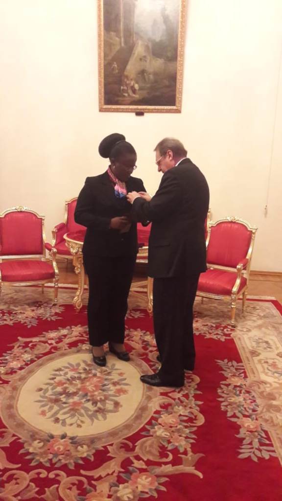 Minisitiri w’Ibidukikije, Dr Jeanne d’Arc Mujawamariya, wari Ambasaderi w’u Rwanda mu Burusiya, yashimiwe umuhate mu gusigasira umubano mwiza hagati y’ibihugu byombi