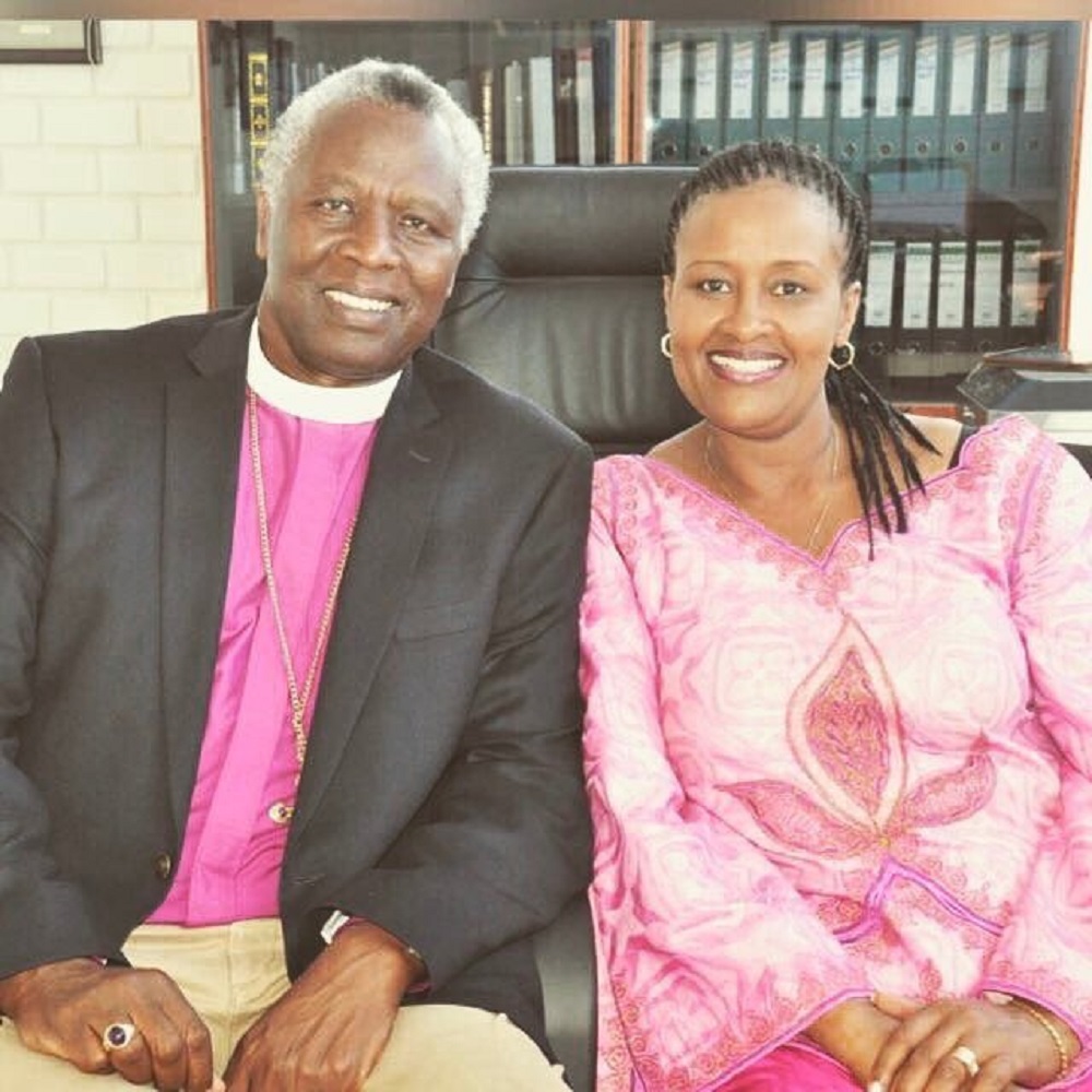 Umugore we anamufasha kuzuza inshingano yahawe n'itorero