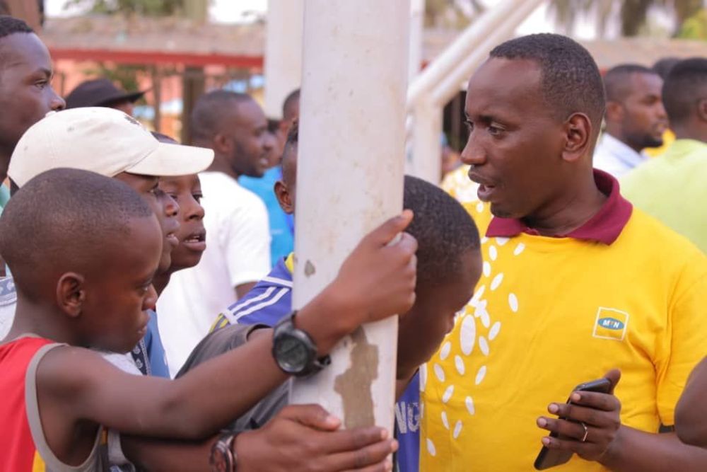 Umukozi wa MTN Rwanda aganiriza urubyiruko ku kwirinda ibiyobyabwenge