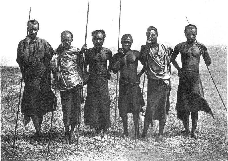 Kubera imimaro yo kwitwaza inkoni, wasangaga buri mugabo wese aho ari hose aba ayifite