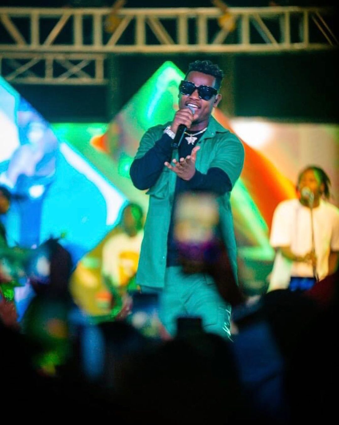 Bruce Melodie yagaragaje ko ari umuhanzi umaze kubaka izina mu karere
