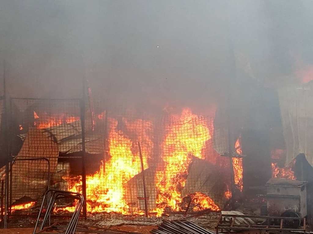 Umuriro wari mwinshi bataratangira kuwuzimya