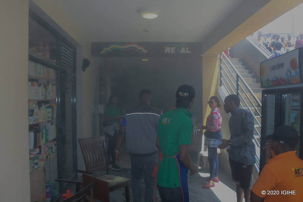 Abantu barindwi nibo bahiriye muri iyi restaurant bitewe n'impanuka ya gaz, gusa nta n'umwe wigeze ubura ubuzima