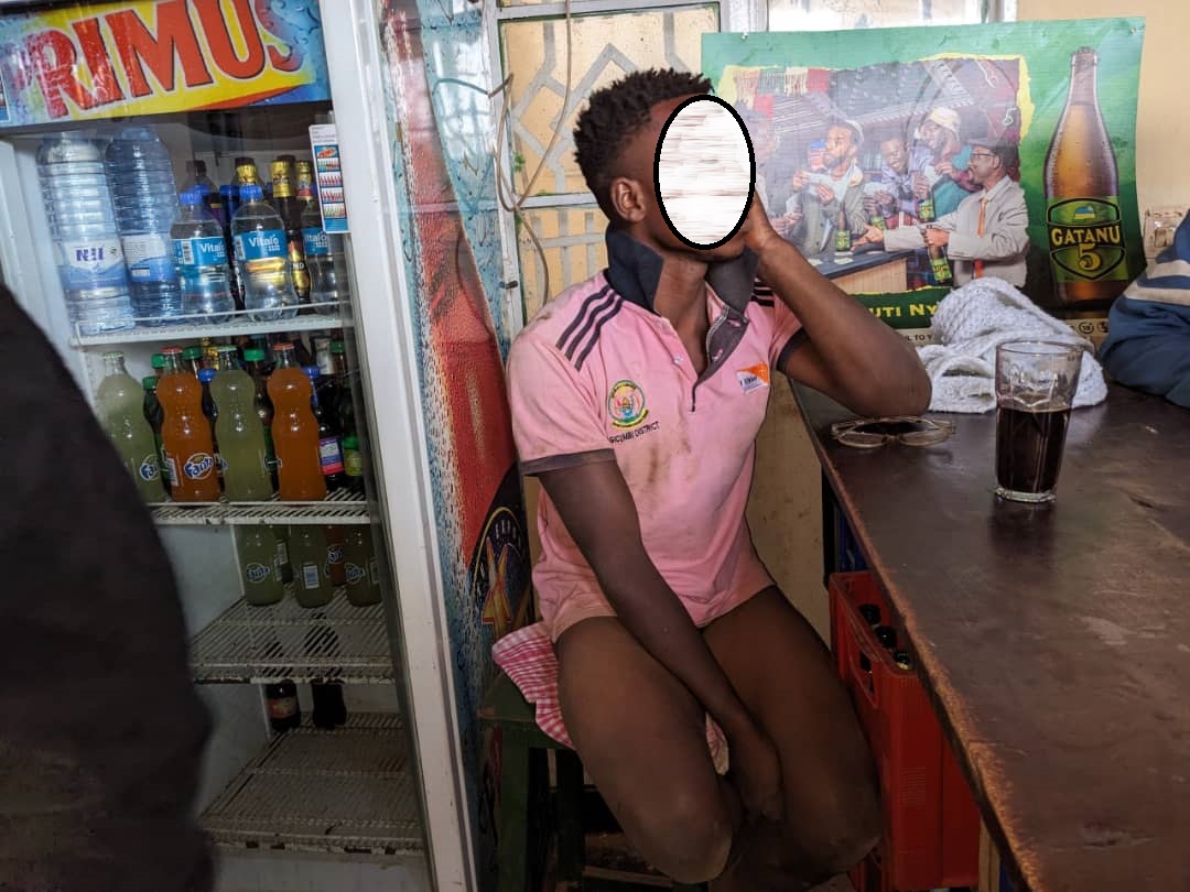 Uyu musore yafatiwe mu kabari bikekwa ko yari yagiye kwibamo