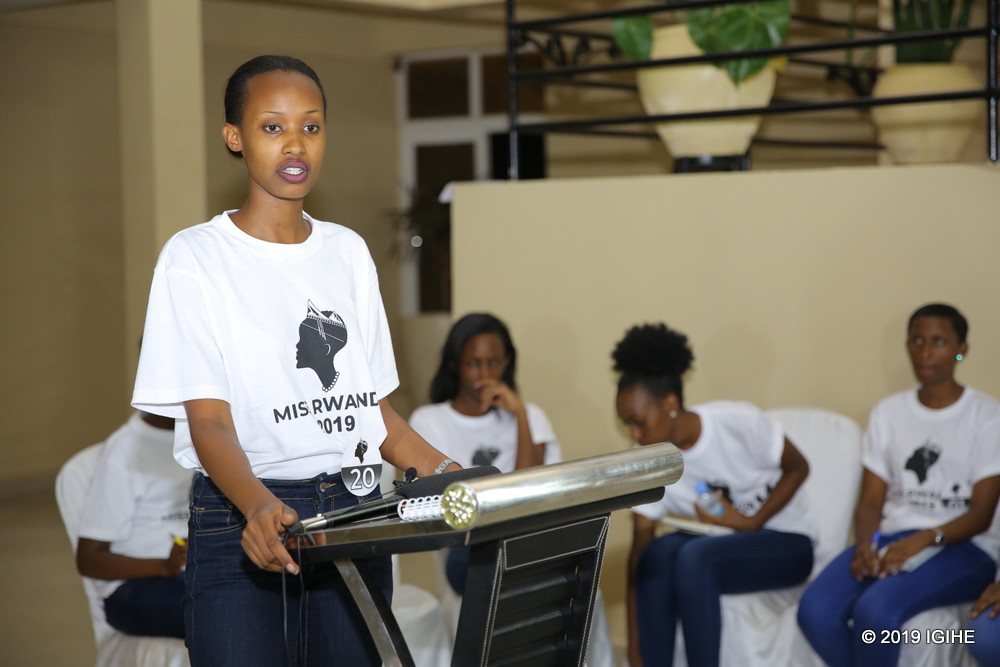 Mutoni Oliver imbere y'akanama nkemurampaka