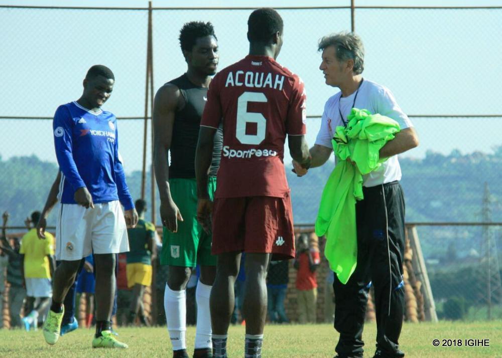 Umutoza Robertinho akomeje kugerageza ba rutahizamu batandukanye