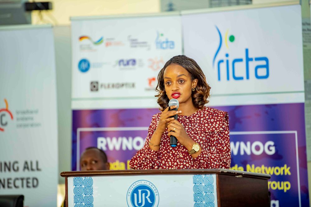 Umuyobozi Mukuru wa RICTA, Ingabire Grace yavuze ko ikoranabuhanga rihora rihinduka, bityo bisaba kwihugura buri gihe