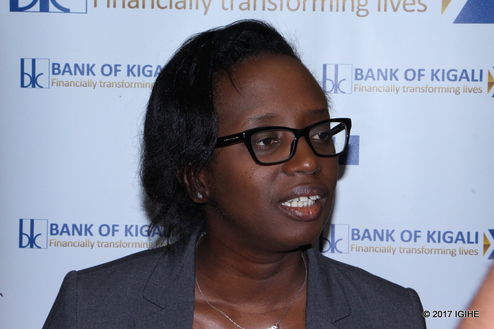 Umuyobozi Mukuru wa Banki ya Kigali, Dr. Diane Karusisi, yavuze ko muri iri shami bashyizemo ibikoresho birimo mudasobwa na Internet, umuntu akazajya abasha kwihereza serivisi z’imari bitabaye ngombwa ko avugana n’umukozi wa banki