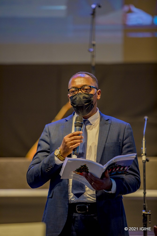 Umuyobozi wa Chorale de Kigali, Dr Nzayisenga Albert, yashimiye ababafashije mu gutegura igitaramo