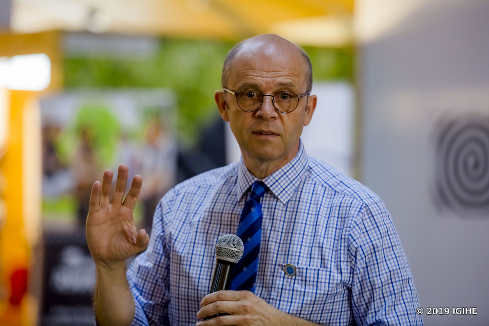 Umuyobozi wa Kaminuza y'u Rwanda Prof Philip Cotton avuga ko bashaka ko abanyamahanga benshi baza kwiga muri iyi kaminuza