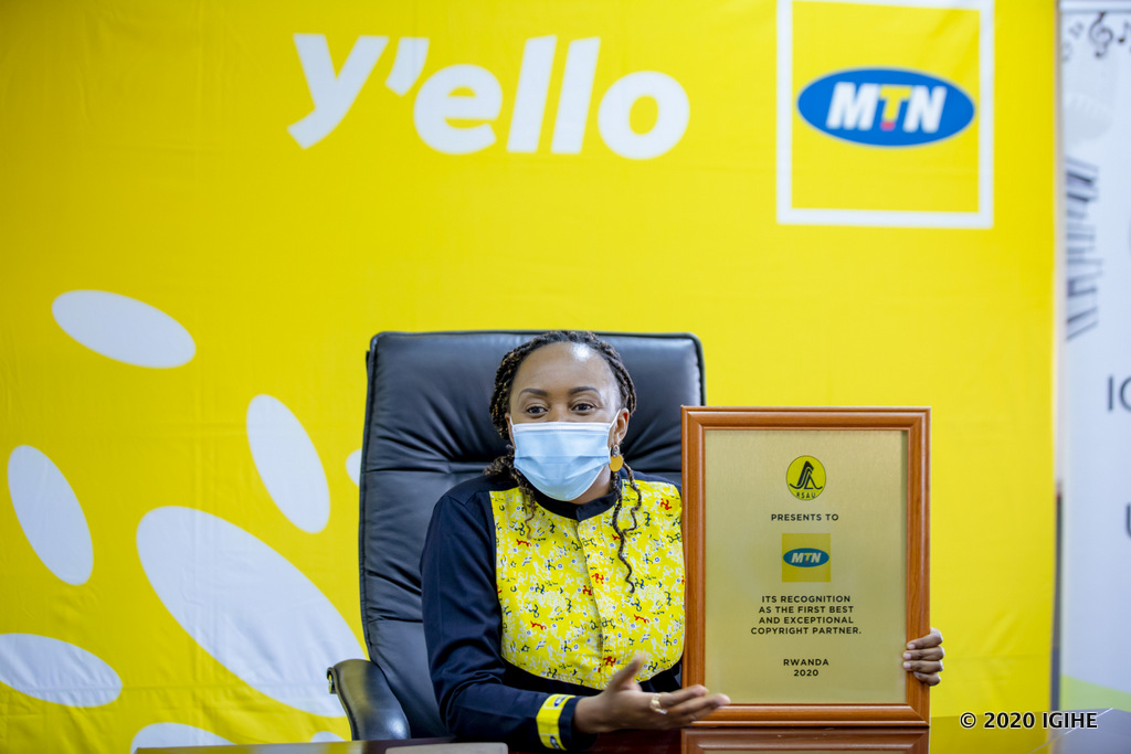 Umuyobozi wa MTN Rwanda, Mitwa Kaemba Ng’ambi, yavuze ko bishimiye kuba aba mbere mu kuzirikana imbaraga z’abahanzi