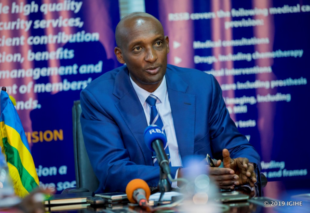 Umuyobozi wa RSSB, Richard Tusabe, yavuze ko barimo gukurikirana ngo bamenye ahari ikibazo hose