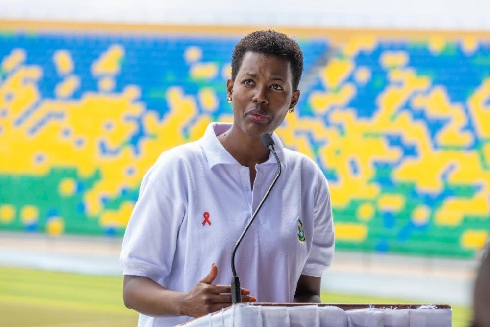 Umuyobozi Mukuru wungirije wa RBC, Noella Bigirimana avuga ko urubyiruko ruri hagati y’imyaka 15-24 rwugarijwe na Virusi itera SIDA benshi bakaba batabizi
