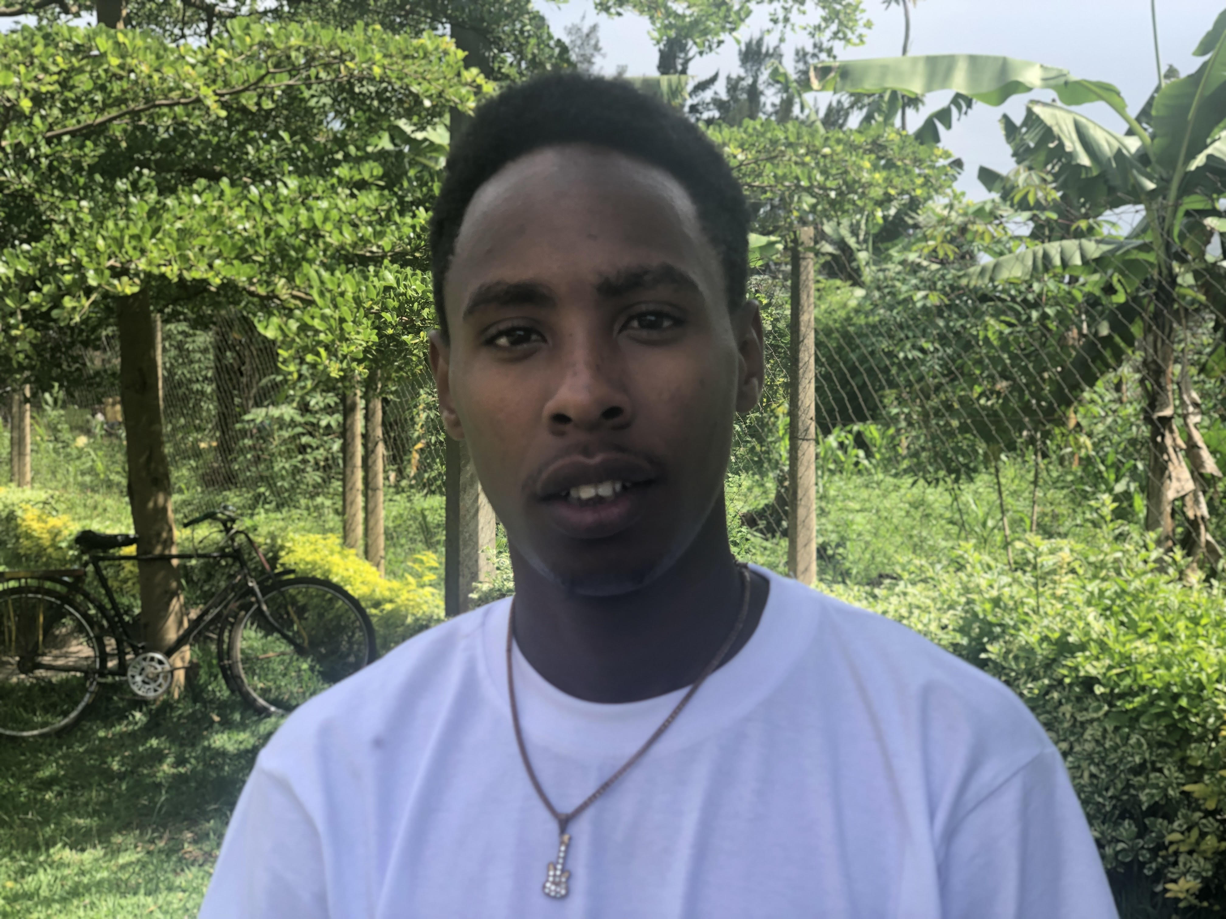 Biruta Yassin yavuze ko bazifashisha ibihangano mu kugaragaza ibibangamiye demokarasi n’uburenganzira bwa muntu