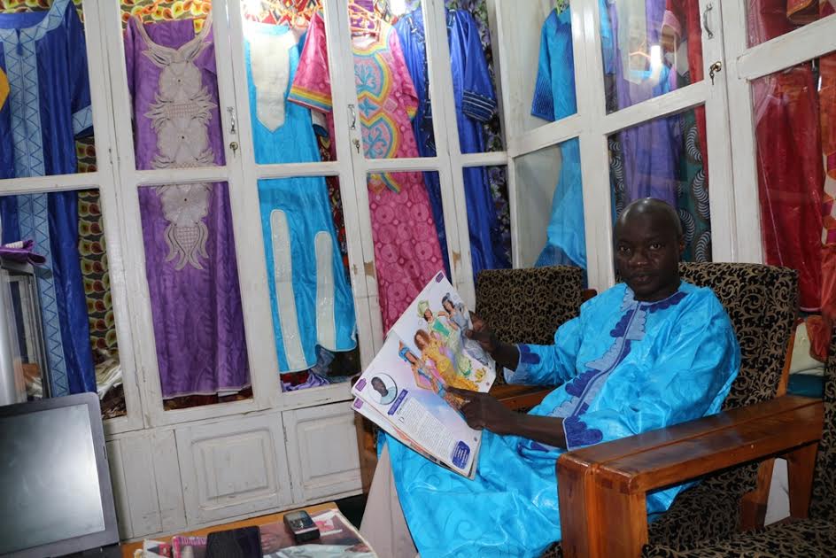 Sada Dieng azwiho kudoda imyenda ya kinyafurika izwi nka "boubou"