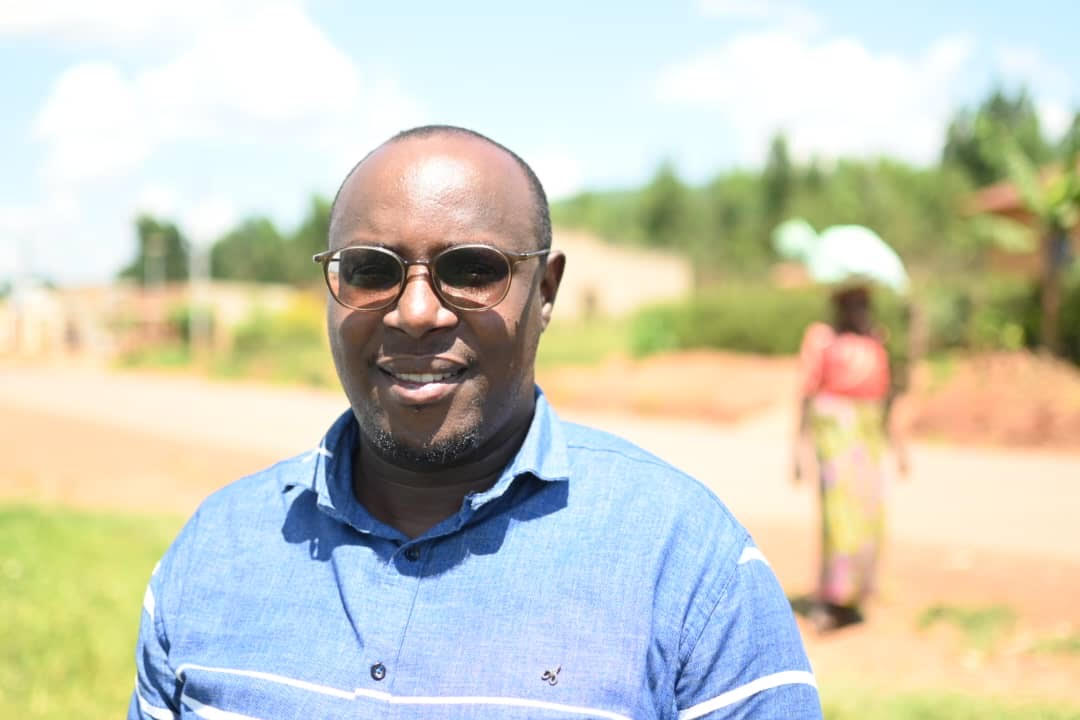 Umunyamabanga Nshingwabikorwa w’Umurenge wa Gatsibo, Rugaravu Jean Claude yashimiye Croix Rouge Rwanda ku nkunga itera amakoperative menshi yo muri uyu Murenge