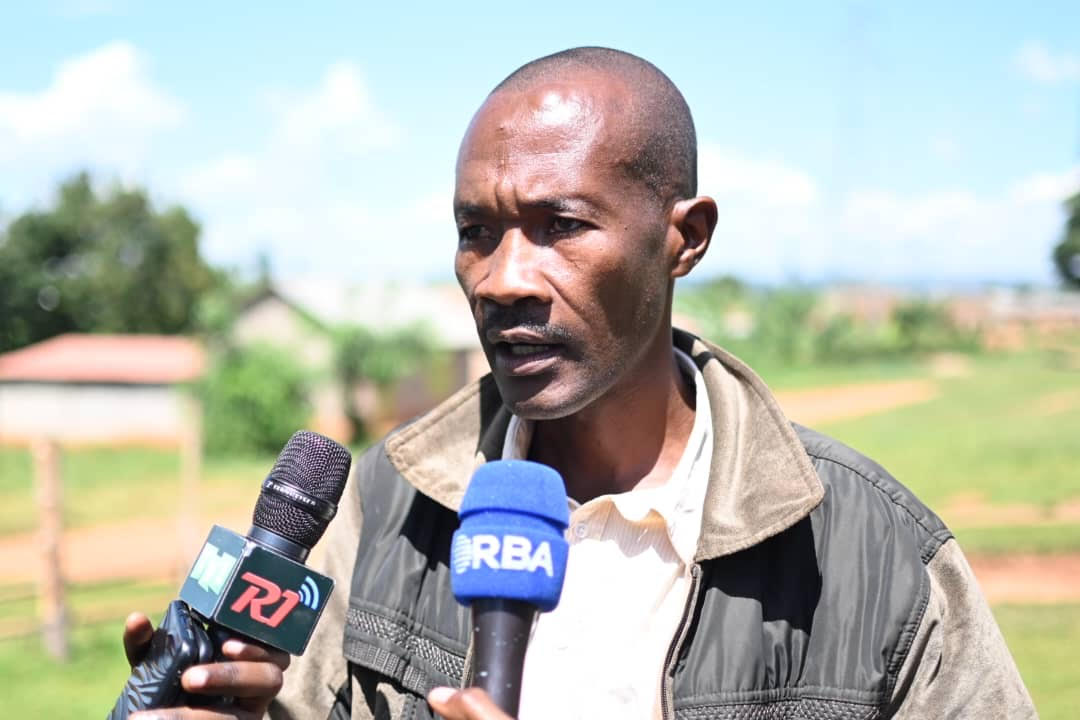 Nshimiyimana Saidi yavuze ko abanye-Congo babarizwa mu nkambi ubu bamenye guhinga nyuma yo kubahuriza hamwe n’abandi baturage