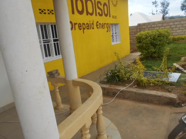 Za pano zakira imirasire y'izuba umufatabuguzi ashobora kuyikopesha akayishyura mu gihe cy'imyaka itatu
