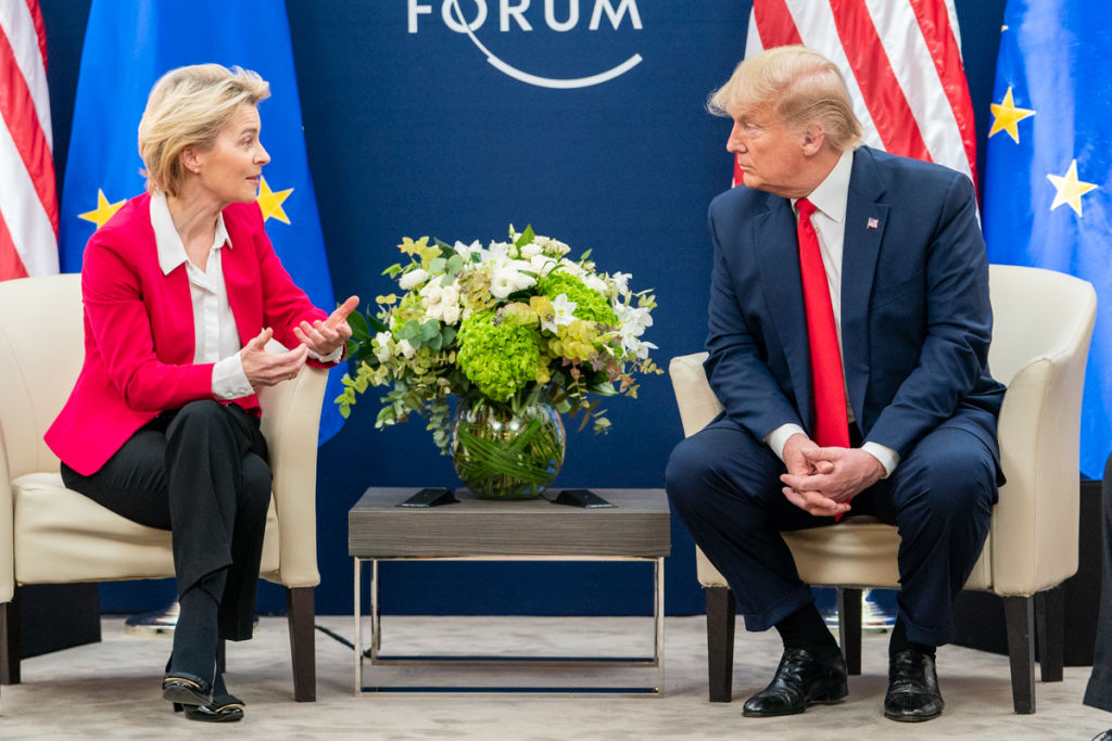 Trump yabwiye EU ko nitinda kwemeza uruhare rwayo mu masezerano y'ubucuruzi izashyirirwaho imisoro iremereye