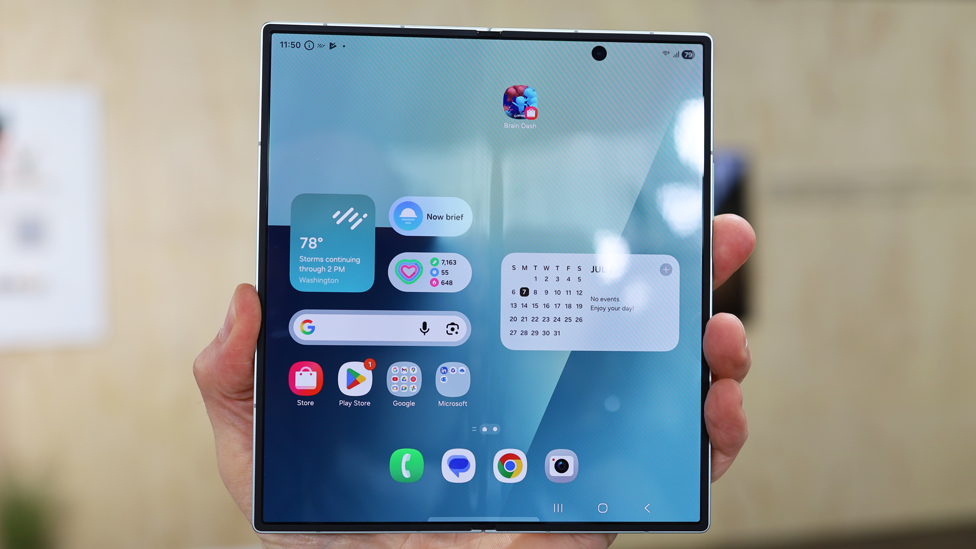 Galaxy Z Fold 7 ifite chip yihariye yitwa Snapdragon 8 Gen 3 Elite for Galaxy, ifite ubushobozi bwo gutuma umuvuduko telefoni ikoreraho wiyongera ku rugero rwa 38%