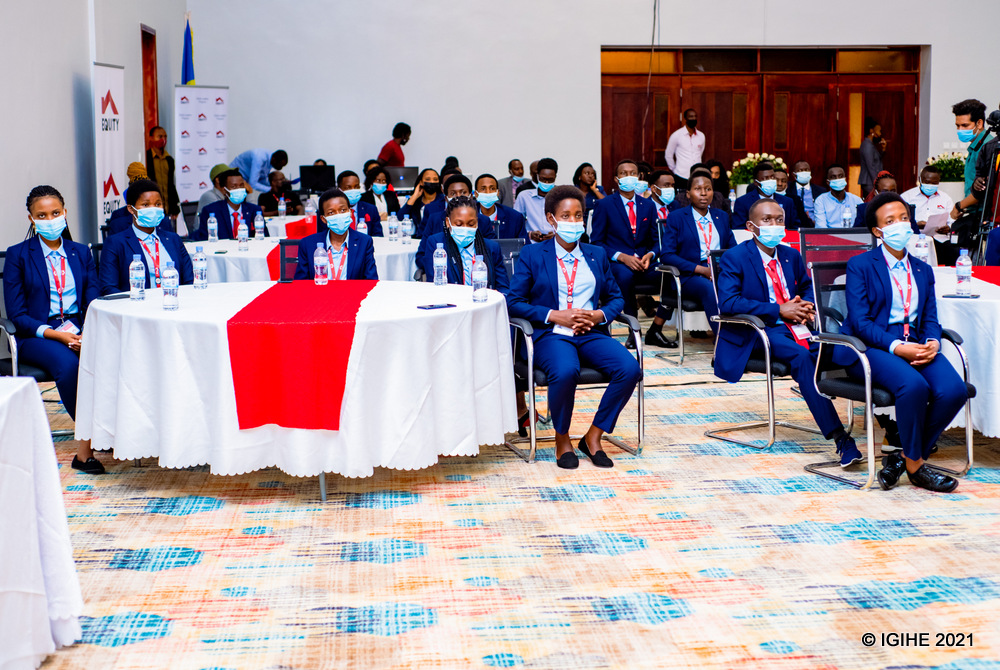 Uru rubyiruko ruzakomeza gufashwa kugeza rubonye amashuri yo kwigamo
