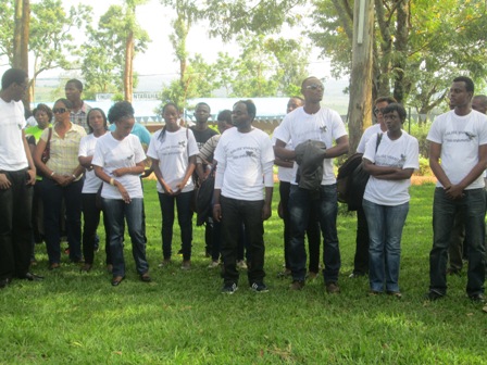 Urubyiruko rw'itorero “Eglise Vivante” basuye urwibutso rwa Ntarama