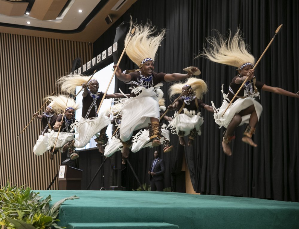 Bishimira cyane uko baba bavuna sambwe