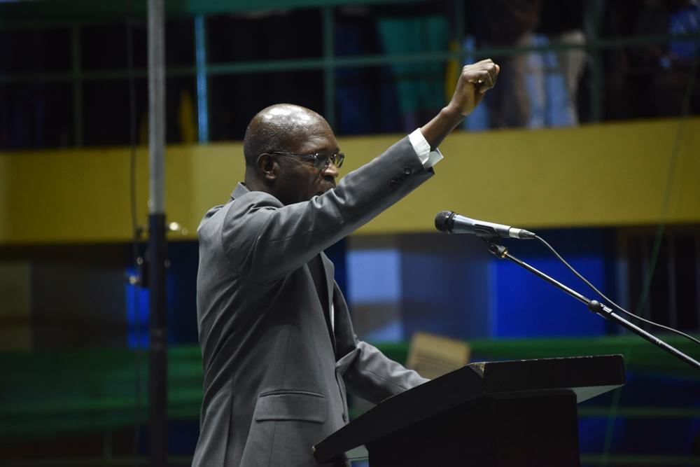 Minisitiri w’Intebe, Anastase Murekezi ageza ijambo ku bitabiriye igitaramo cyo kurata intwari z’igihugu