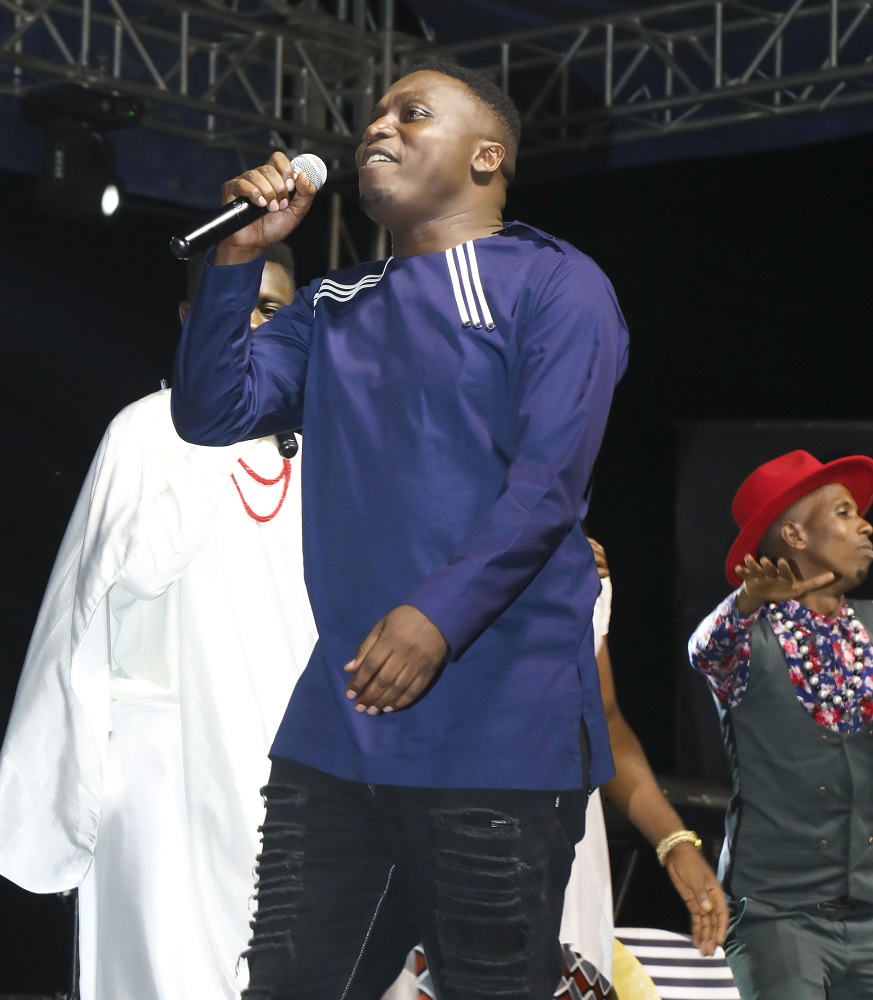 Uyu muhanzi akunze gutuma benshi bagira akanyamuneza