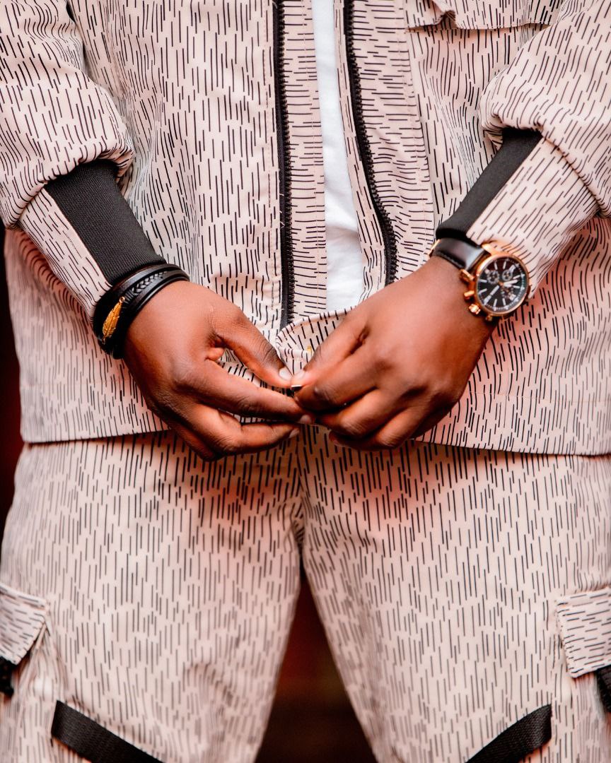 Uyu mwambaro wakozwe na Hero Fashion Style