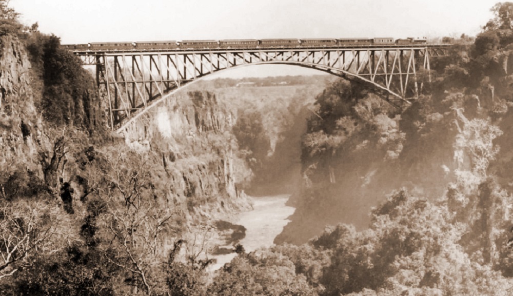 Aha hari hashize igihe gito iri sumo rya Victoria falls ryubatsweho iki kiraro cyuzuye mu 1905