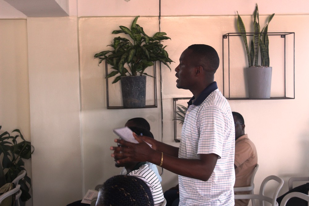 Umuyobozi w’Ikigo gifasha ba mukerarugendo Beyond The Gorillas Experience, Nzabonimpa Théodore atanga ibitekerezo