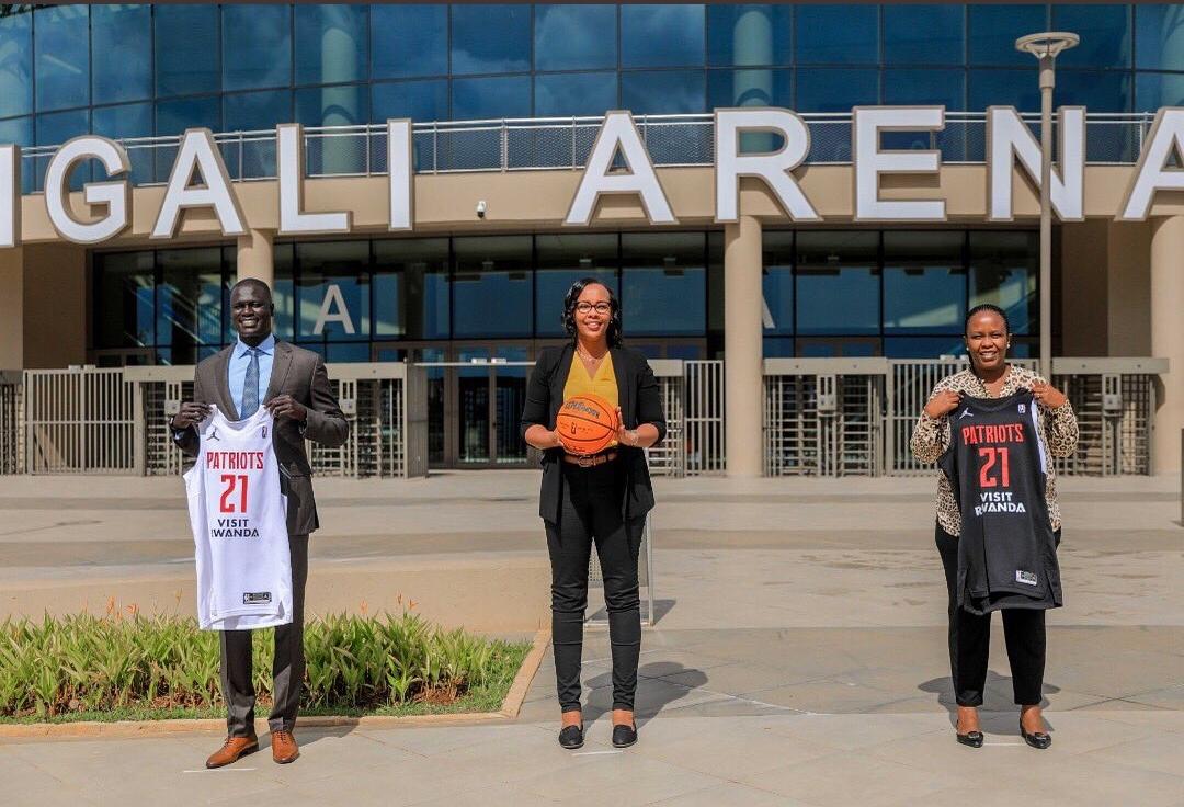 Ubwo u Rwanda rwatangiraga gukorana na BAL mu 2021, Clare Akamanzi (iburyo) yari Umuyobozi Mukuru wa RDB