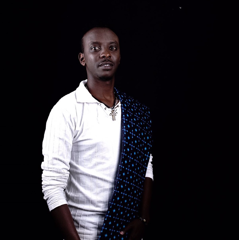 Jules Sentore yasohoye album ikomoza ku murage wa sekuru
