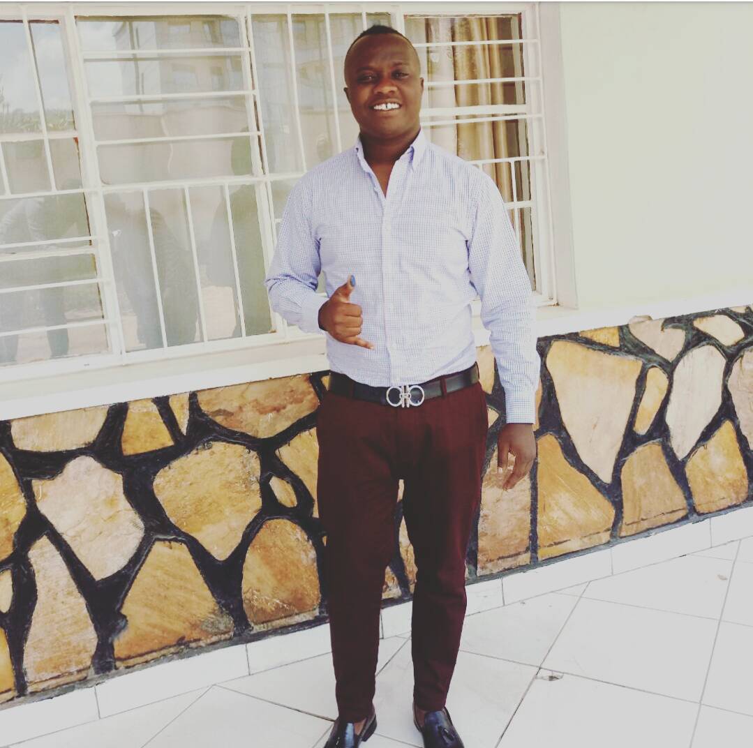 Umuririmbyi King James yatoreye kuri site ya Saint André i Nyamirambo