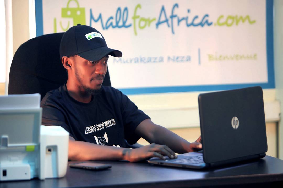 Gati Meddy aherutse gutangiza ibiro mu Mujyi wa Kigali kuri Centenary House