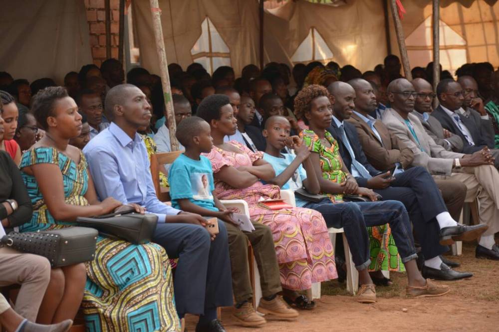 Abantu benshi bifatanyije na True Promises kwibuka Kiruhura wahoze ayiririmbamo