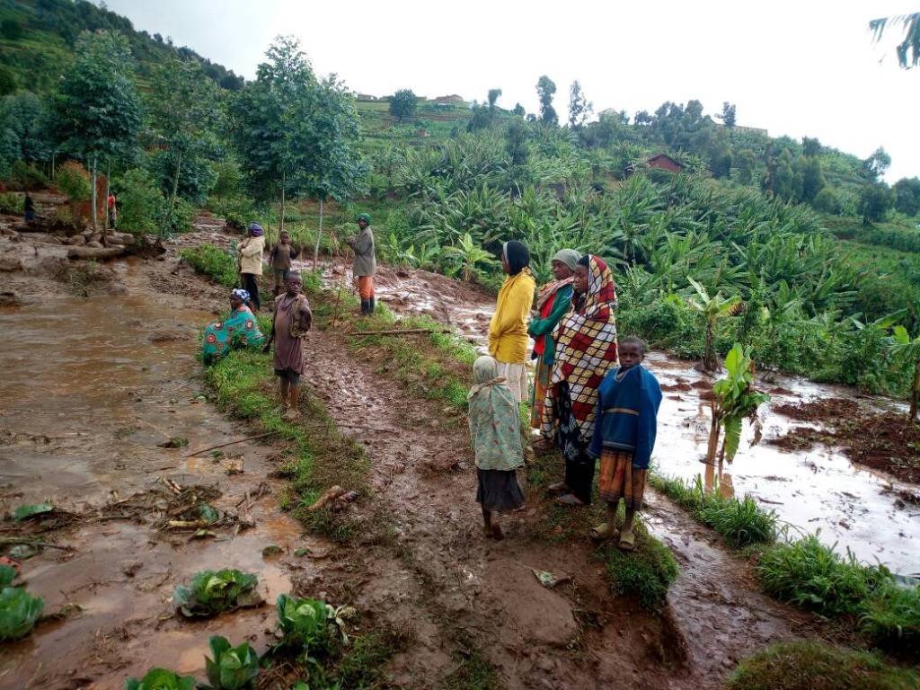 Abantu bagera ku icumi nibo bamaze kumenyekana ko bahitanywe n'imvura idasanzwe muri Karongi