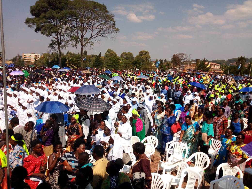 Ibihumbi by'abanyarwanda n'abanyamahanga bitabiriye iri sengesho