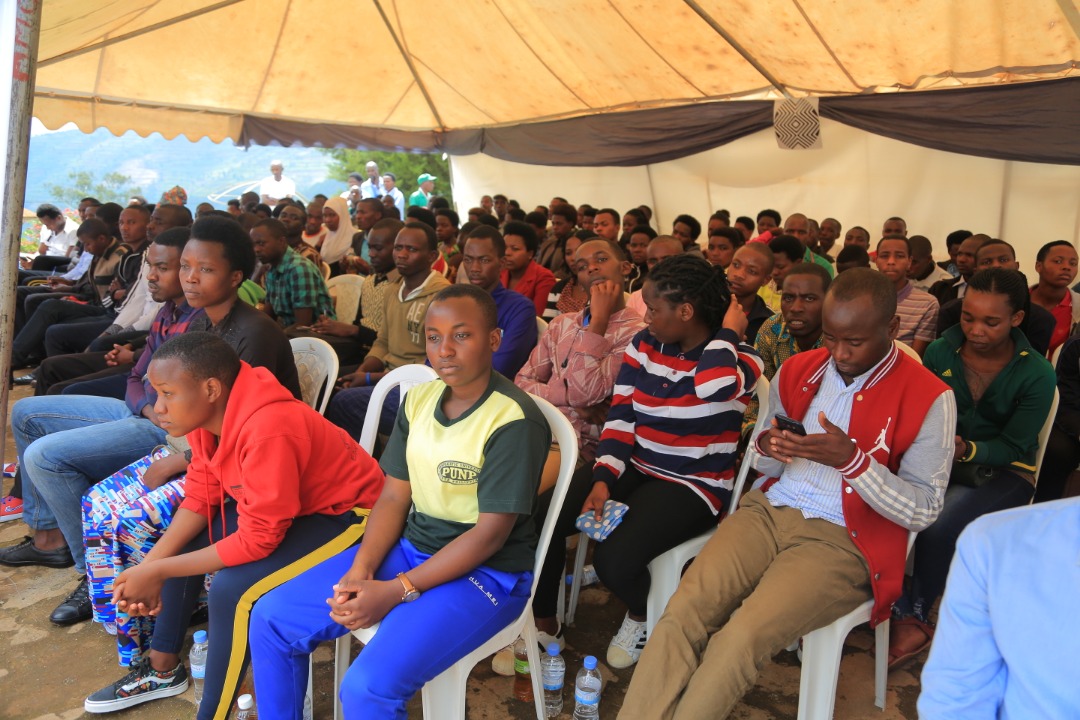 Urubyiruko rutandukanye rwari rwitabiriye ibiganiro