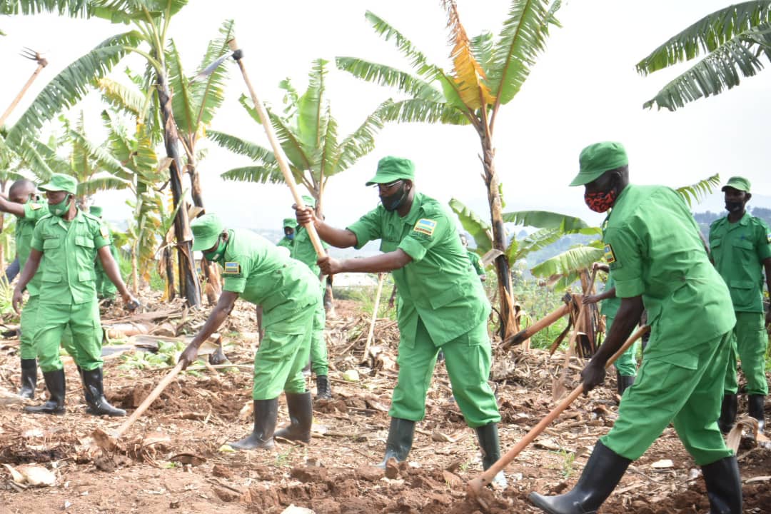 Dasso yo muri Gatsibo iri kubakira umuturage utishoboye