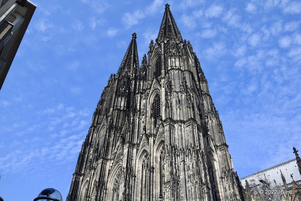 Aho iki kiraro kiri hegereye Cathédrale de Cologne na Musée Ludwig nabyo bisurwa cyane