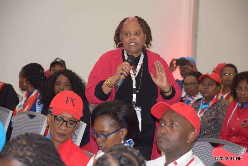 Mary Barikungeri atanga inama