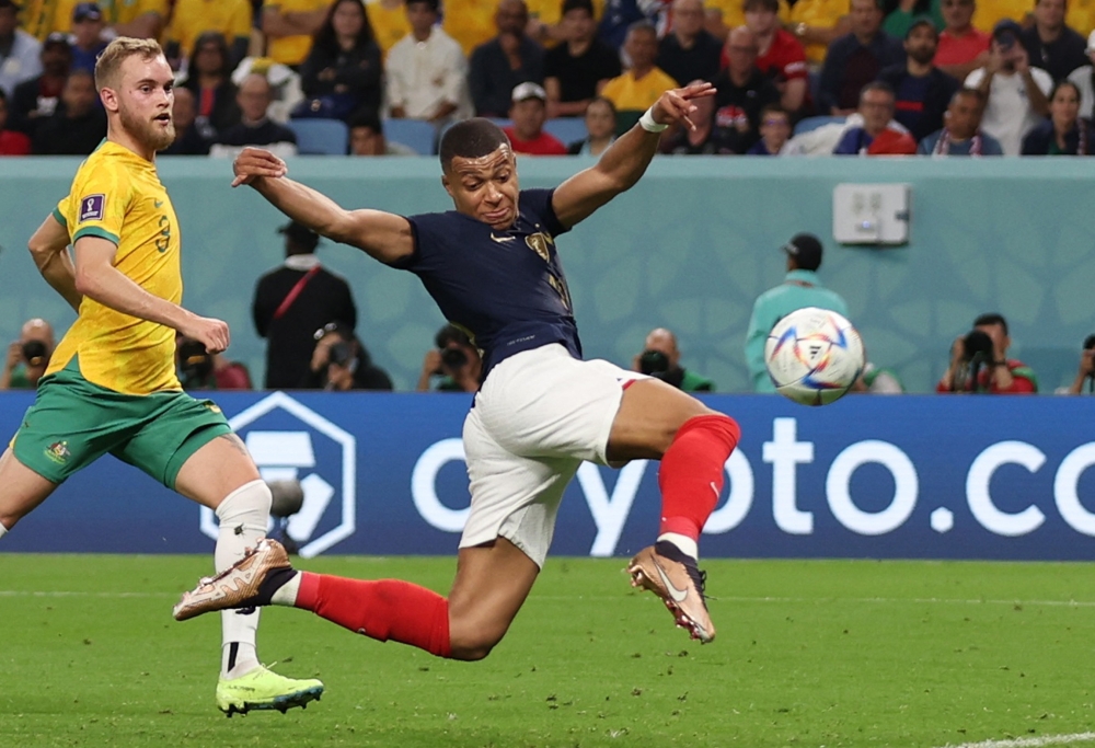 Kylian Mbappé yabuze amahirwe amahirwe yabazwe imbere y'izamu Mathew Ryan wa Australia