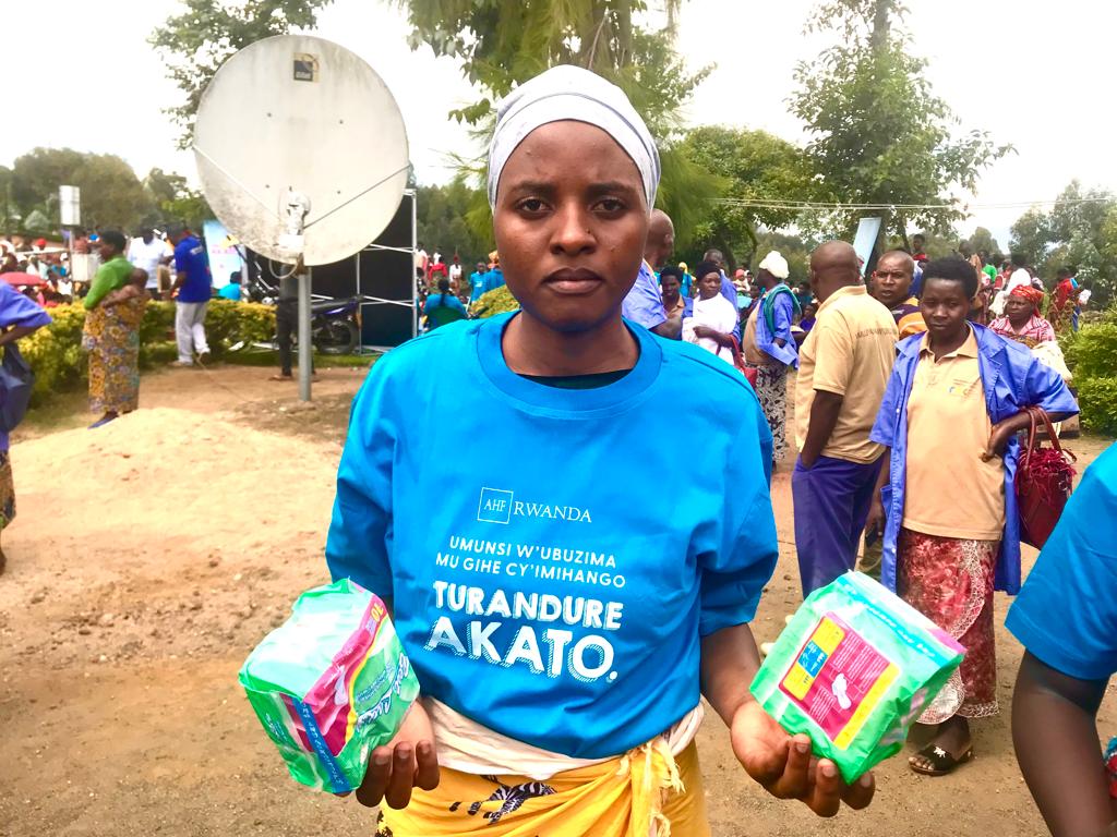 Abagore batuye mu murenge wa Busasamana bagaragaje ko imbogamizi bakunze guhura nazo ari amikoro yo kubona impapuro z'isuku mu gihe cy'imihango