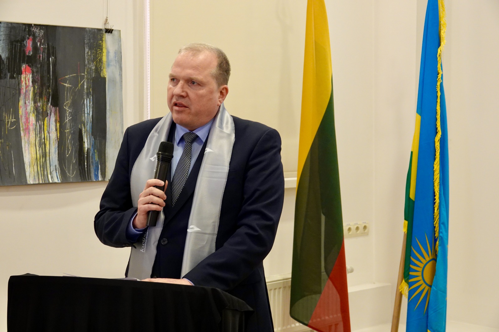 Amb Vytautas Pinkus, Director of Global Affairs in the Ministry of Foreign Affairs of Lithuania yifatanyije n'Abanyarwanda kwibuka Jenoside Yakorewe Abatutsi