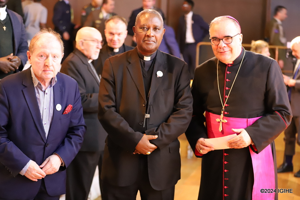 Abihayimana barimo Antoine Cardinal Kambanda bitabiriye iki gikorwa