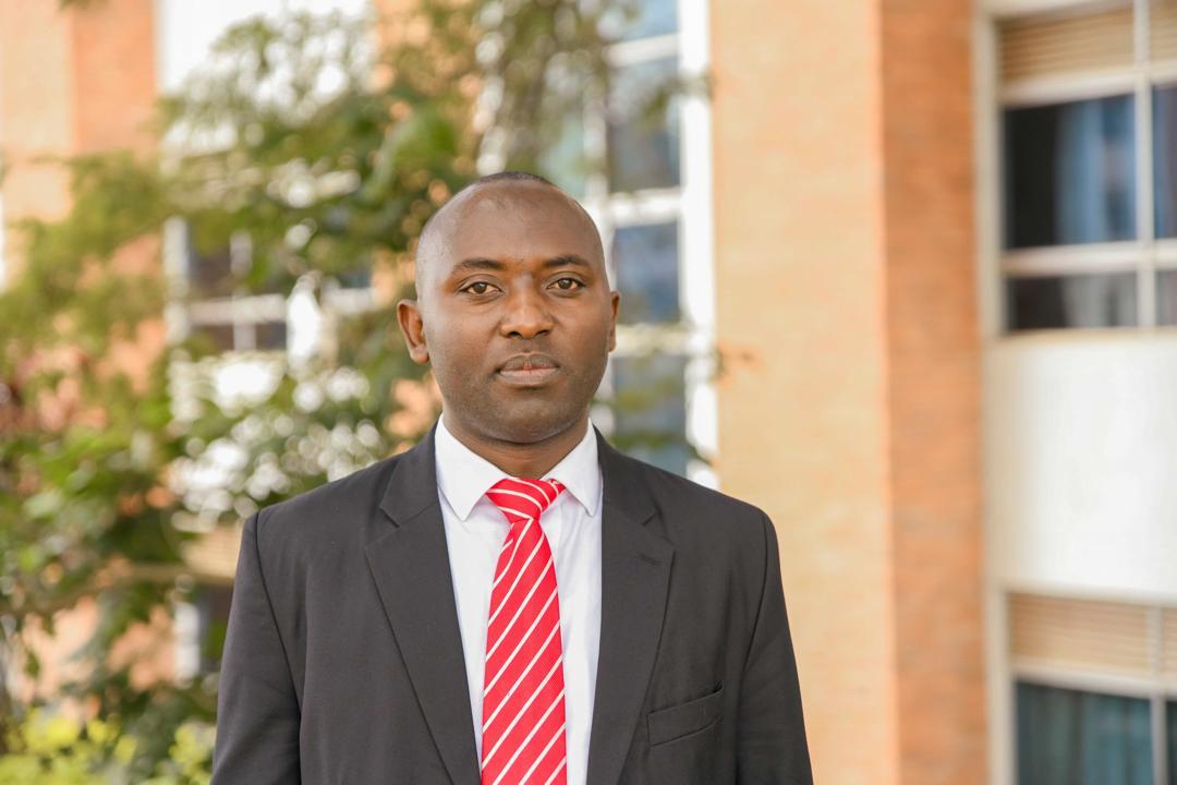 Uwitonze Jean Claude ushinzwe Porogaramu muri (RICEM), avuga ko bahuriza hamwe abanyeshuli kugira ngo babahe amahugurwa ajyanye no kwihangira imirimo